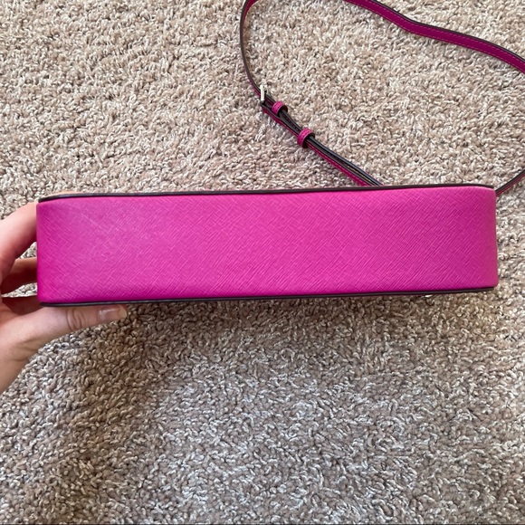 SOLD 💕 MK Jet Set Crossbody Purse - Picture 9 of 11